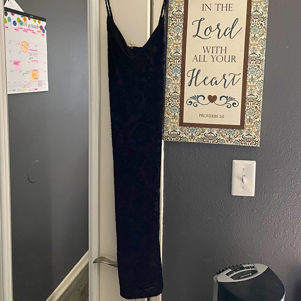 Dress - Picture 2 of 2